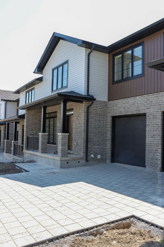 Raleigh Crescent Townhomes South Side Group