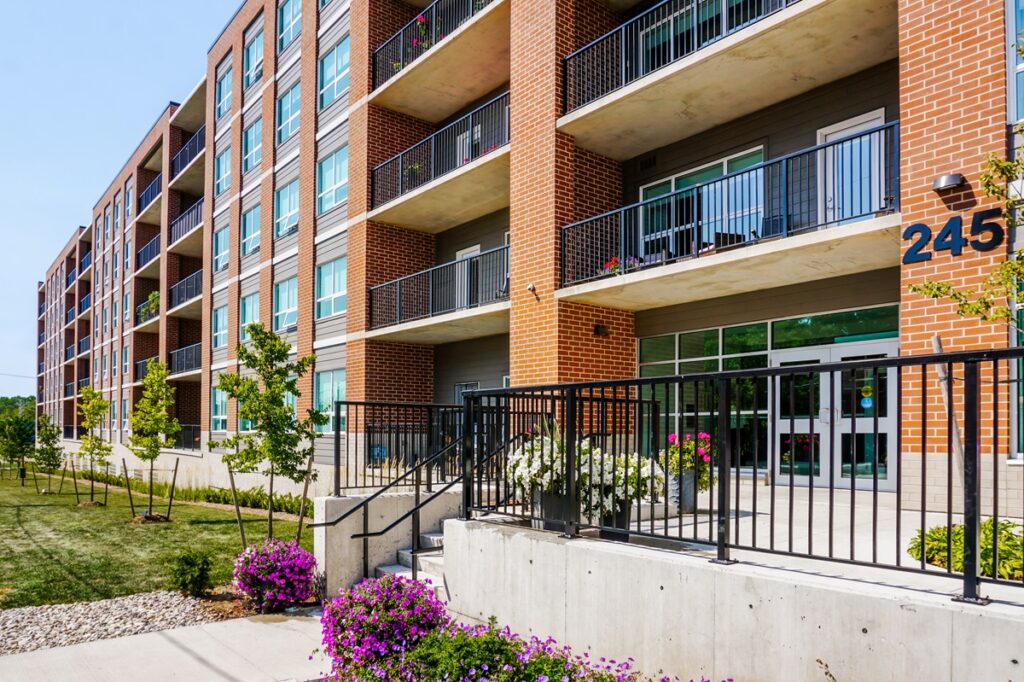 Woodstock (245 Drew St) - Camera - DSC03402